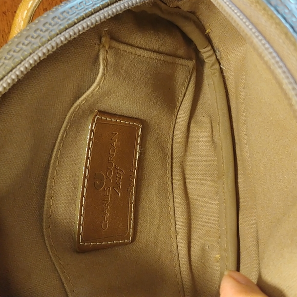 Vintage Charles Jourdan purse/crossbody - Picture 8 of 8